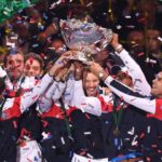 l-equipe-de-france-de-coupe-davis-fete-sa-victoire-en-finale-aux-depens-de-la-belgique-le-26-novembre-2017-a-villeneuve-d-ascq-pres-de-lille_5983200